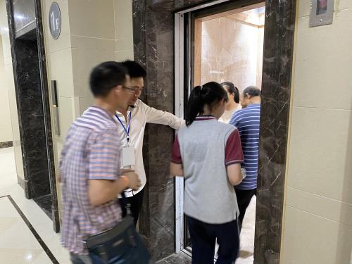 全员行动，，，，专心折务——北干安顿房业主看房圆满竣事 - 公司新闻 -杭州萧山环城建设有限公司