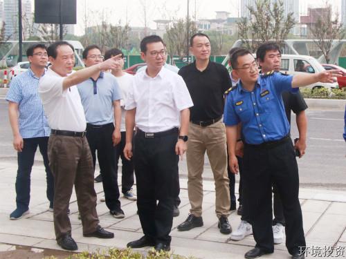 区委副书记、区长章登峰一行调研金城路沿线非无邪车停车场-公司新闻-杭州萧山水务投资生长有限公司