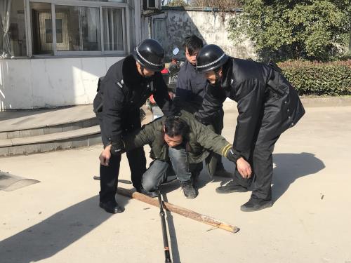 水处置惩罚厂防暴反恐专项演练绷紧清静弦 - 77779193永利官网新闻 - 杭州萧山情形集团有限公司